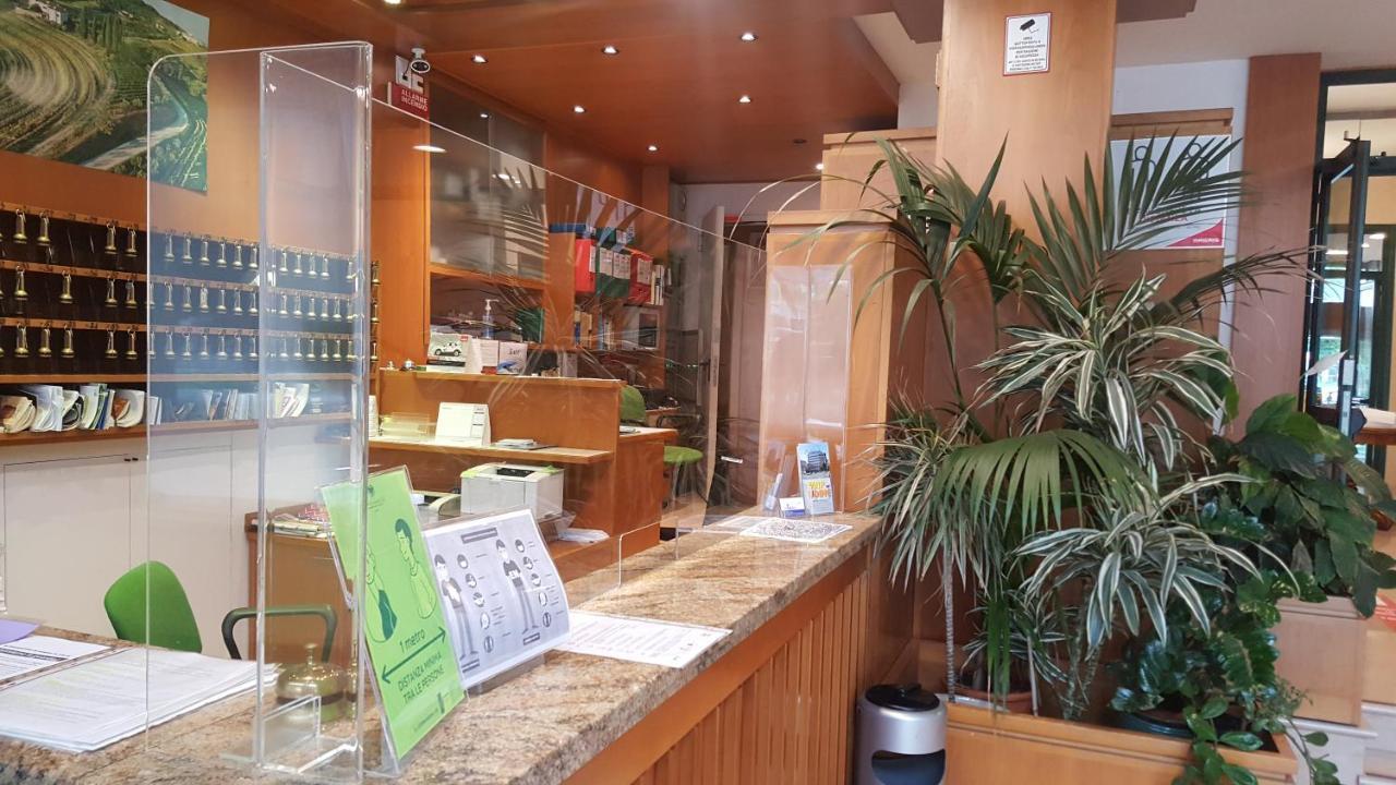 Hotel Cristallo Удине Экстерьер фото